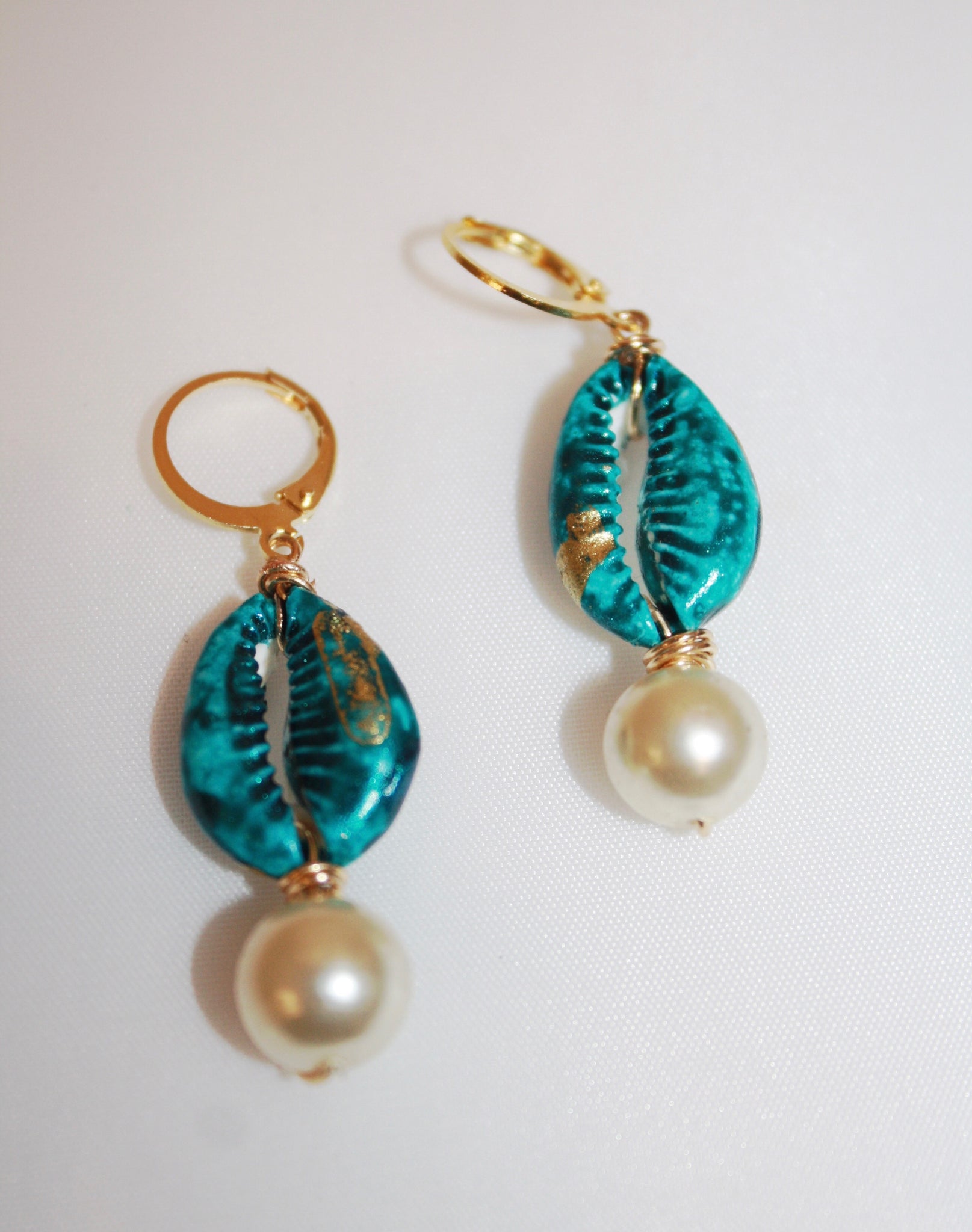 Tiedye shell gold pearl earrings Choked by a Thread